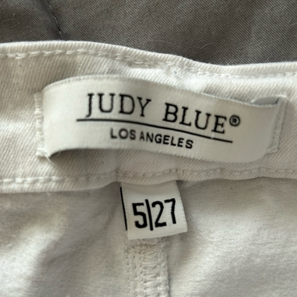 White  copped flair Judy Blue jeans